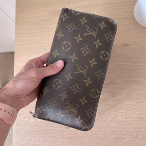 Large Louis Vuitton Wallet